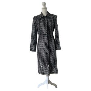 Chic Black and White Women's Long Blazer